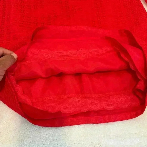 Trina‎ Turk Red Eyelet Dress Size 2 Peekaboo Back Cut Out - Picture 10 of 14